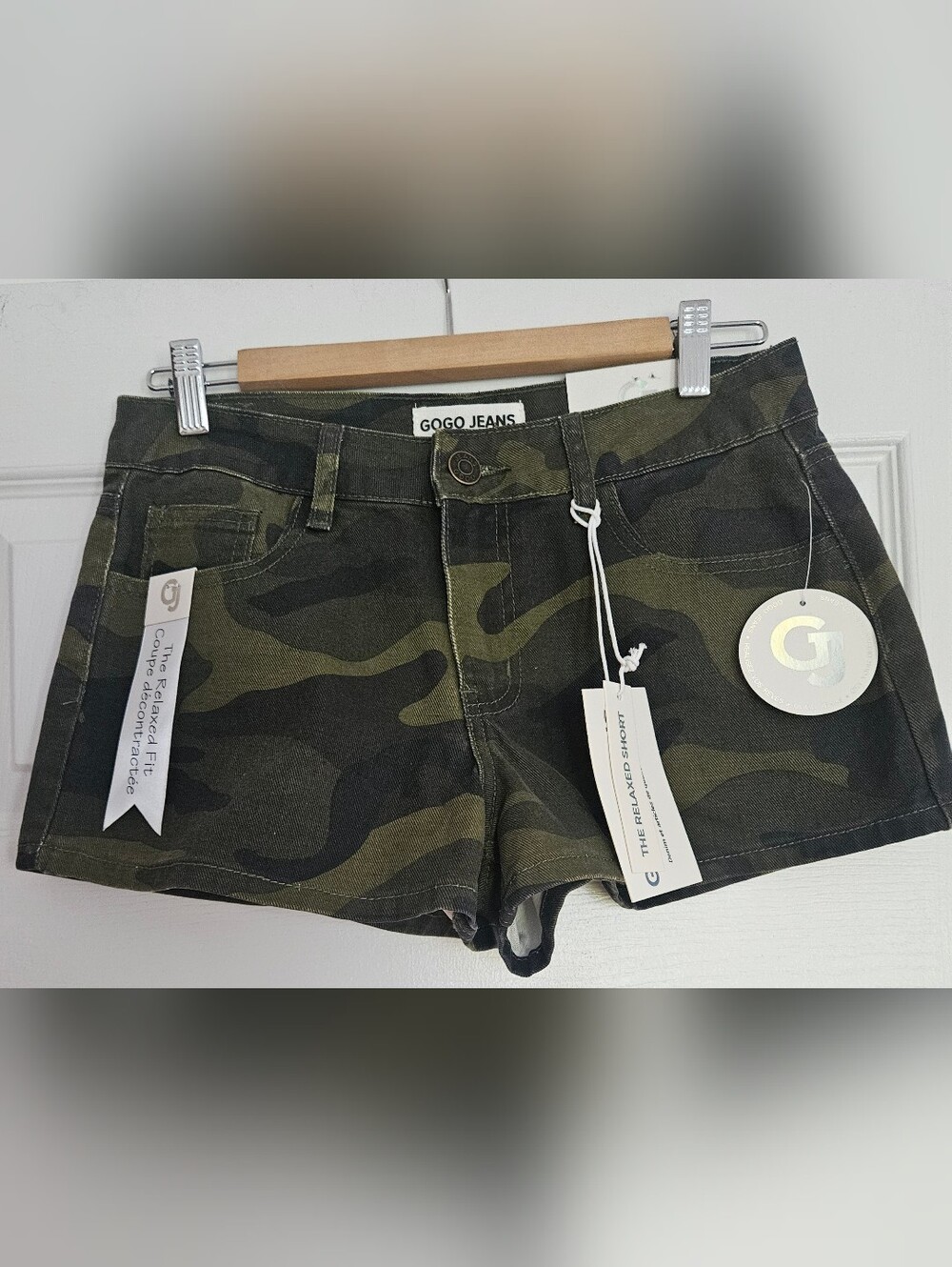 GOGO Women's Camo Jean Shorts. Size 5/27. NWT.